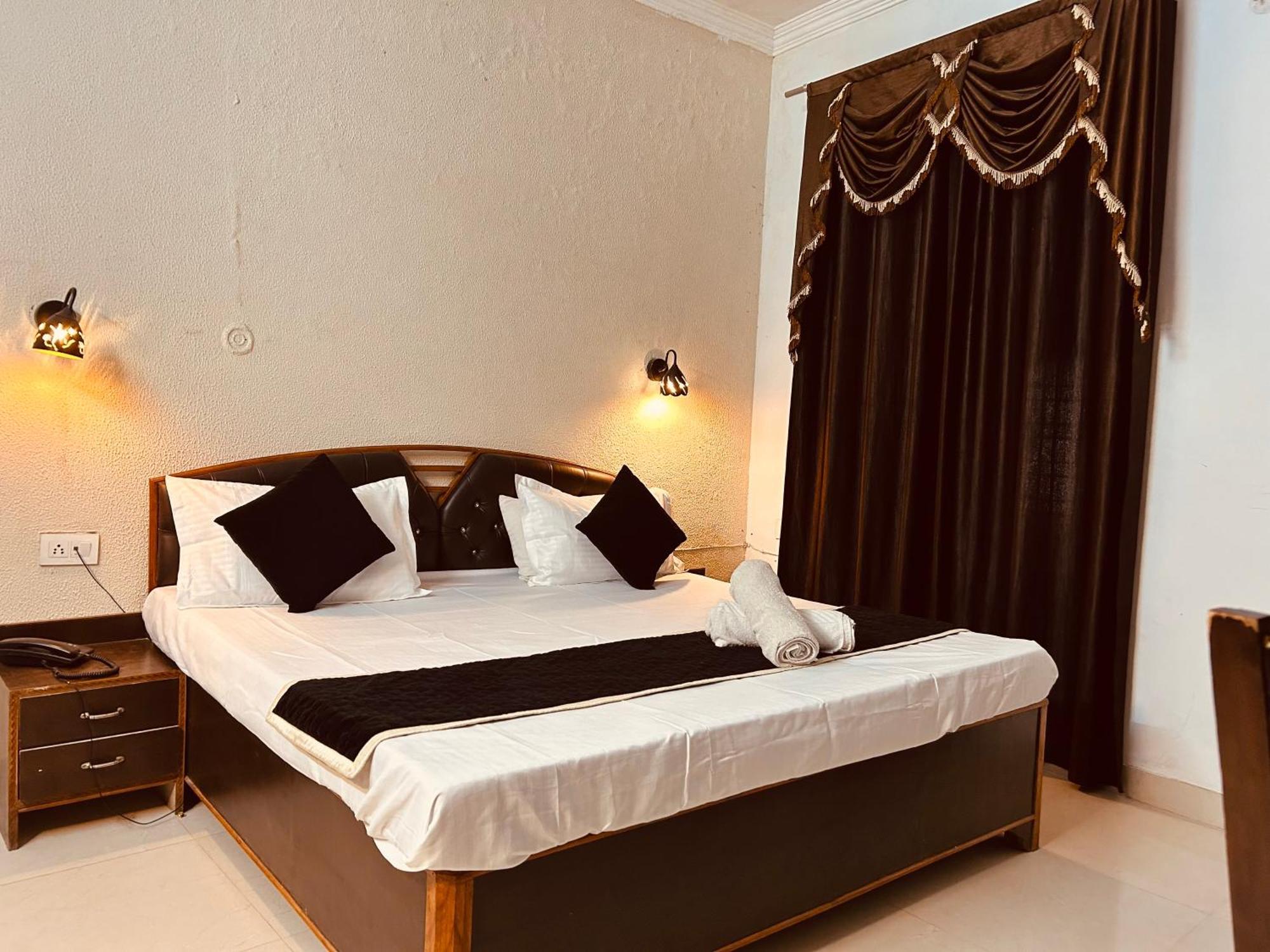 Hotel Royal Respite - Luxury Comfort ! Travellers Delight ! Budget Friendly ! Prime Location ! Guest Favourite Rishīkesh 외부 사진