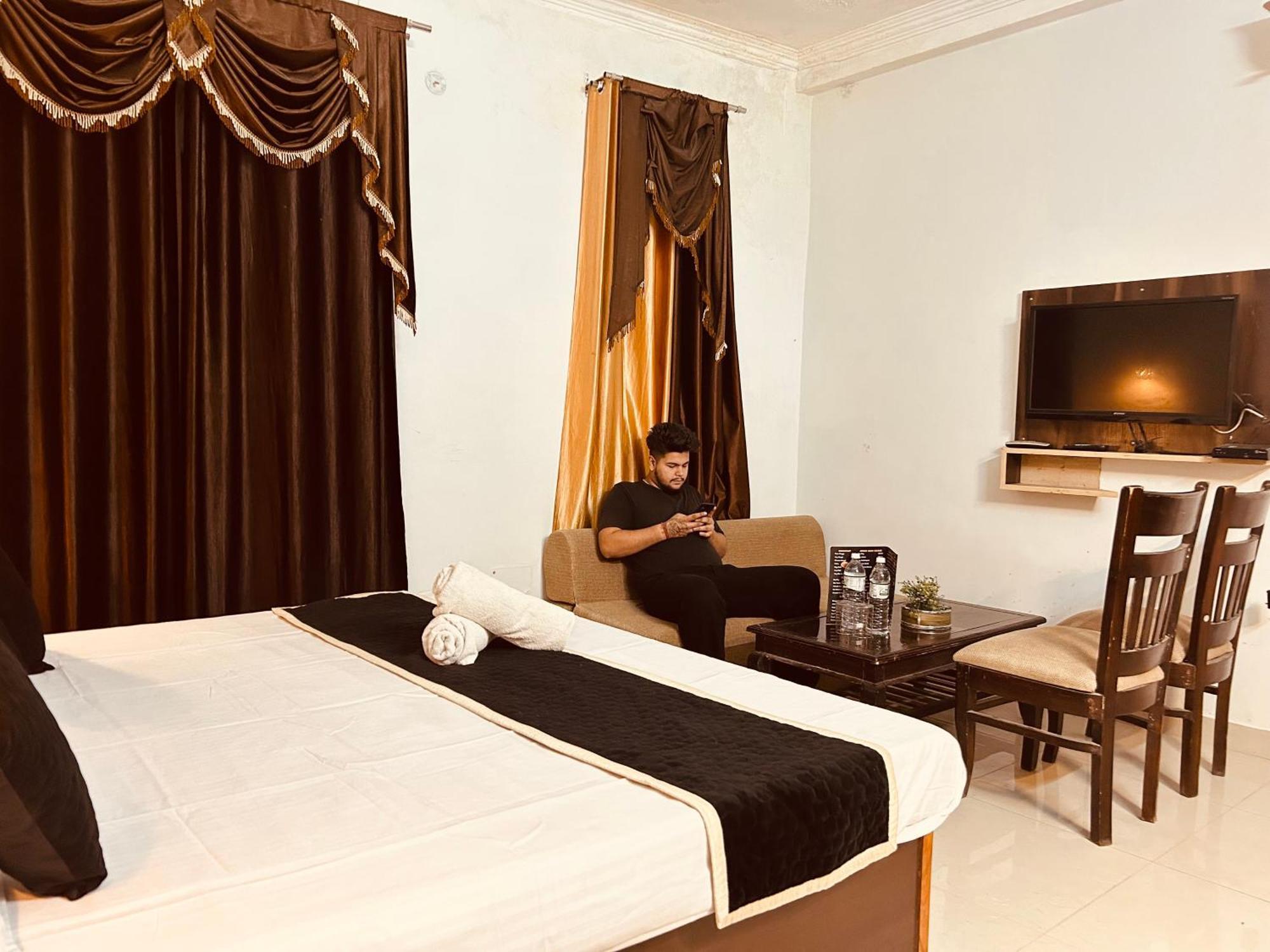 Hotel Royal Respite - Luxury Comfort ! Travellers Delight ! Budget Friendly ! Prime Location ! Guest Favourite Rishīkesh 외부 사진