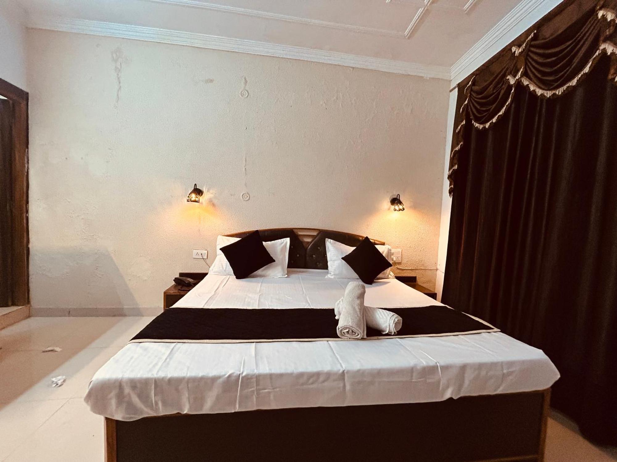 Hotel Royal Respite - Luxury Comfort ! Travellers Delight ! Budget Friendly ! Prime Location ! Guest Favourite Rishīkesh 외부 사진