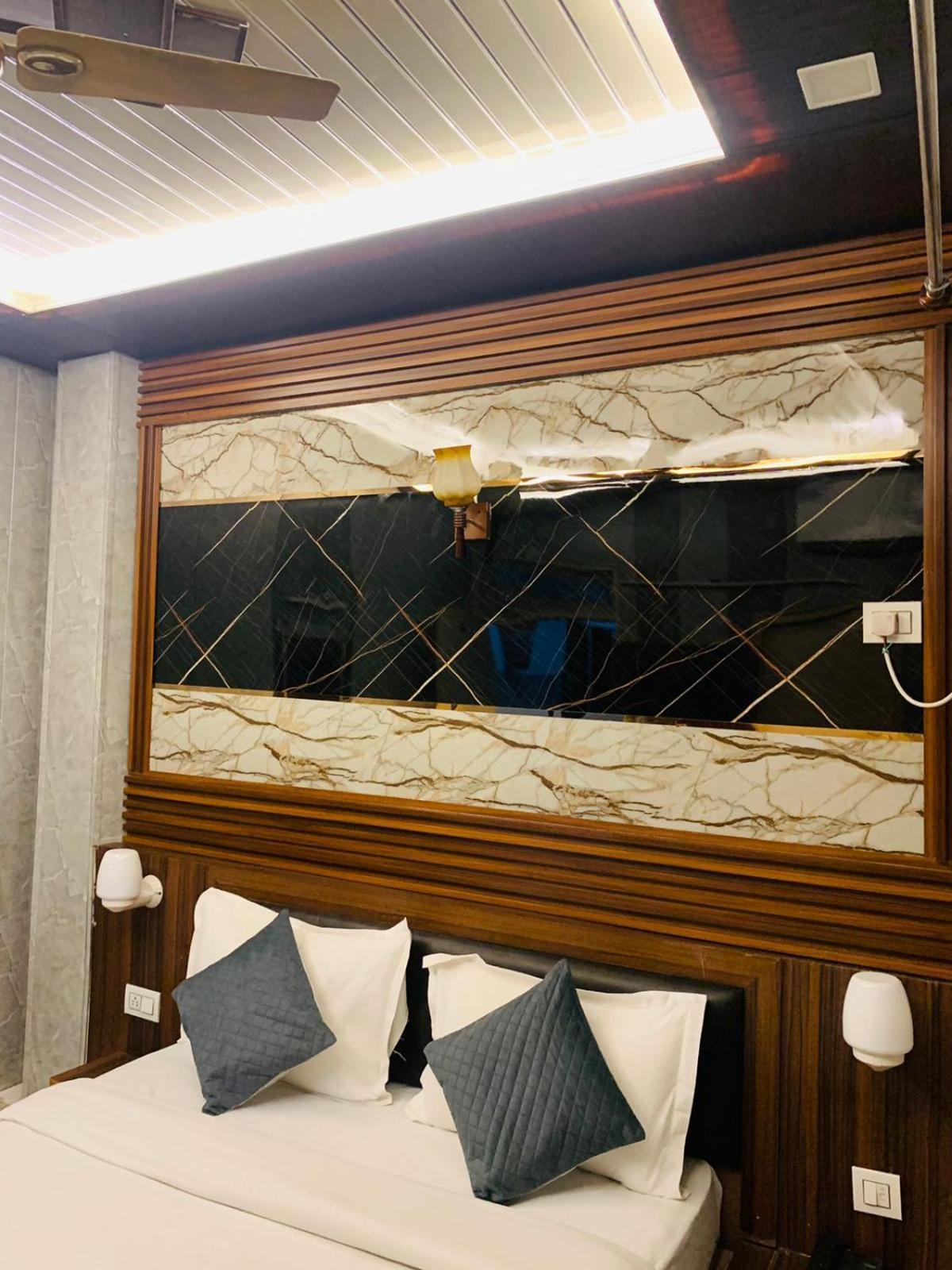 Hotel Royal Respite - Luxury Comfort ! Travellers Delight ! Budget Friendly ! Prime Location ! Guest Favourite Rishīkesh 외부 사진