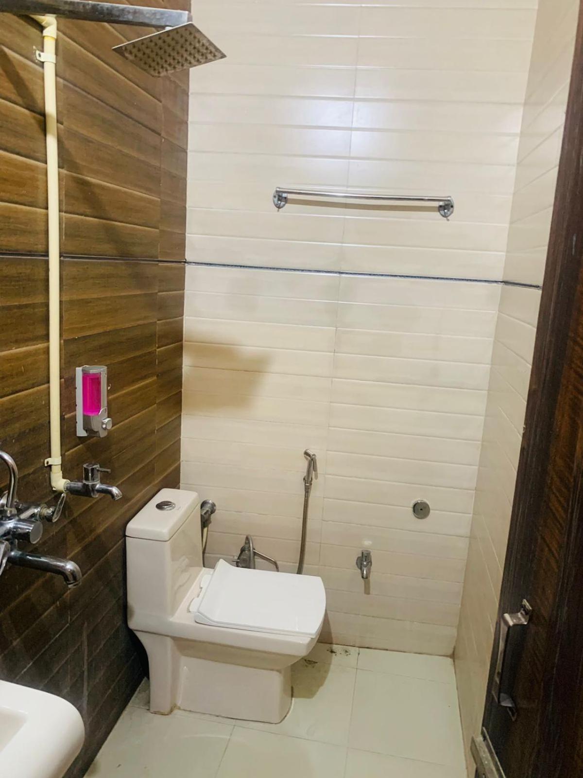 Hotel Royal Respite - Luxury Comfort ! Travellers Delight ! Budget Friendly ! Prime Location ! Guest Favourite Rishīkesh 외부 사진