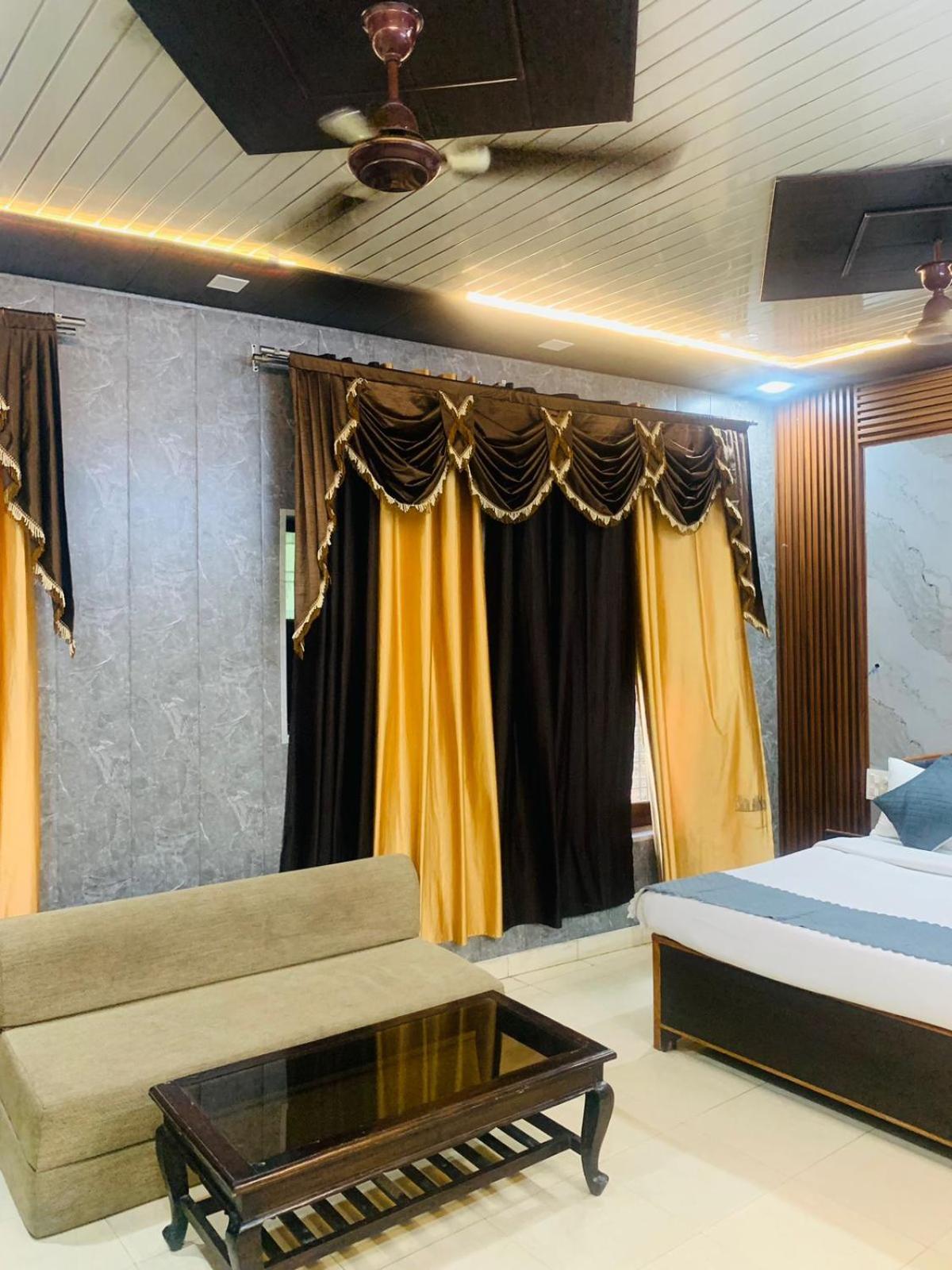 Hotel Royal Respite - Luxury Comfort ! Travellers Delight ! Budget Friendly ! Prime Location ! Guest Favourite Rishīkesh 외부 사진